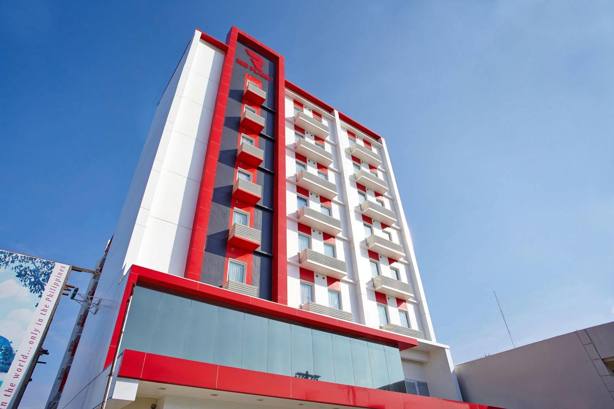 Red Planet Davao Hotel Exterior photo