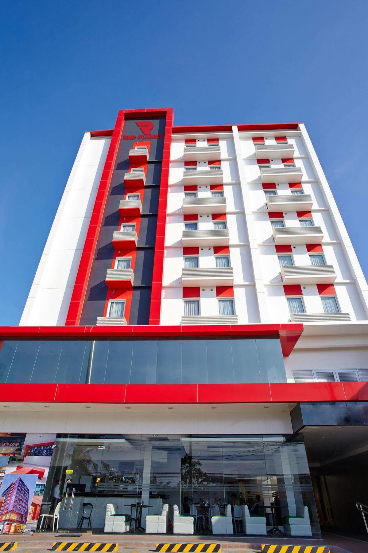 Red Planet Davao Hotel Exterior photo