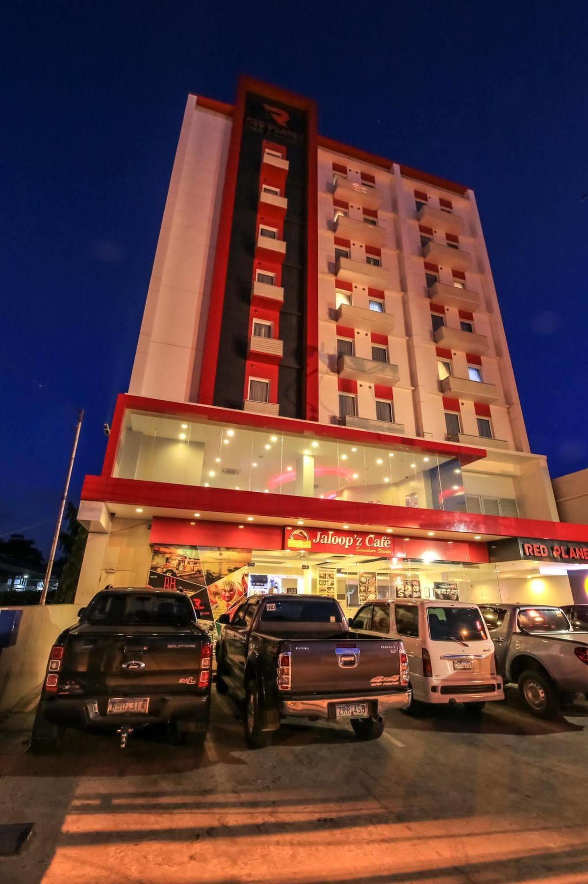 Red Planet Davao Hotel Exterior photo